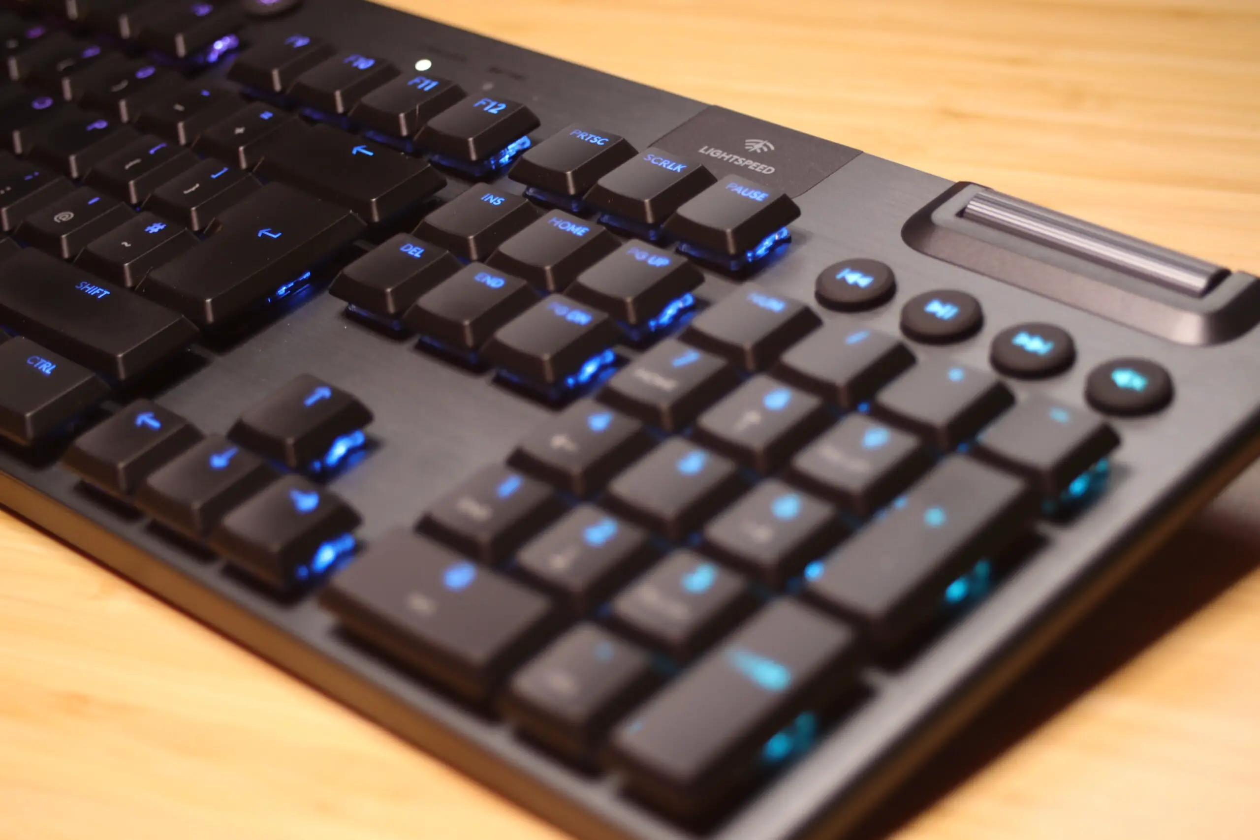 Logitech G915 Keyboard Review: A Gamers Perspective Logitech G915 Volume Slider